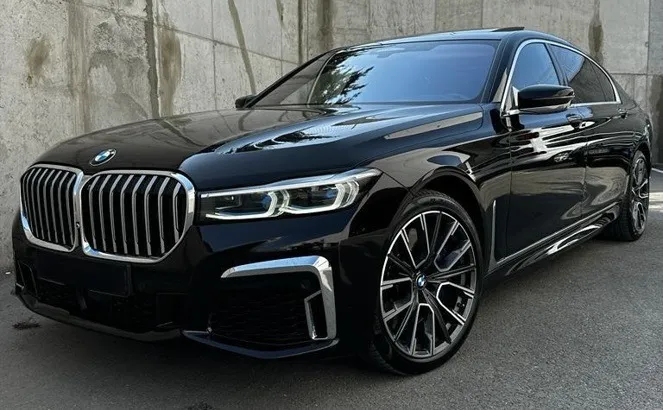 BMW 750 Li xDrive Image 1